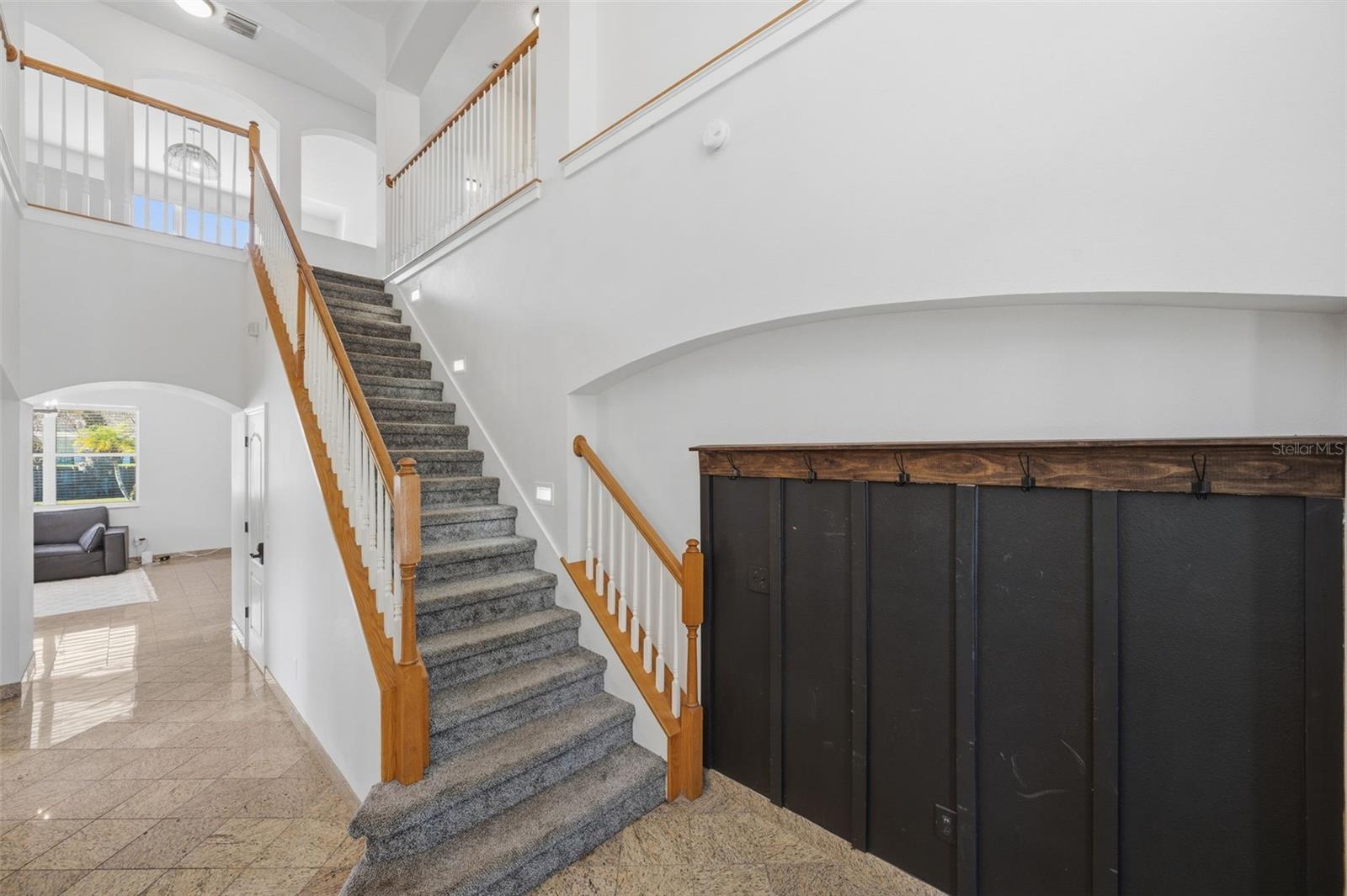 1542 MCCREA DR — photo 9