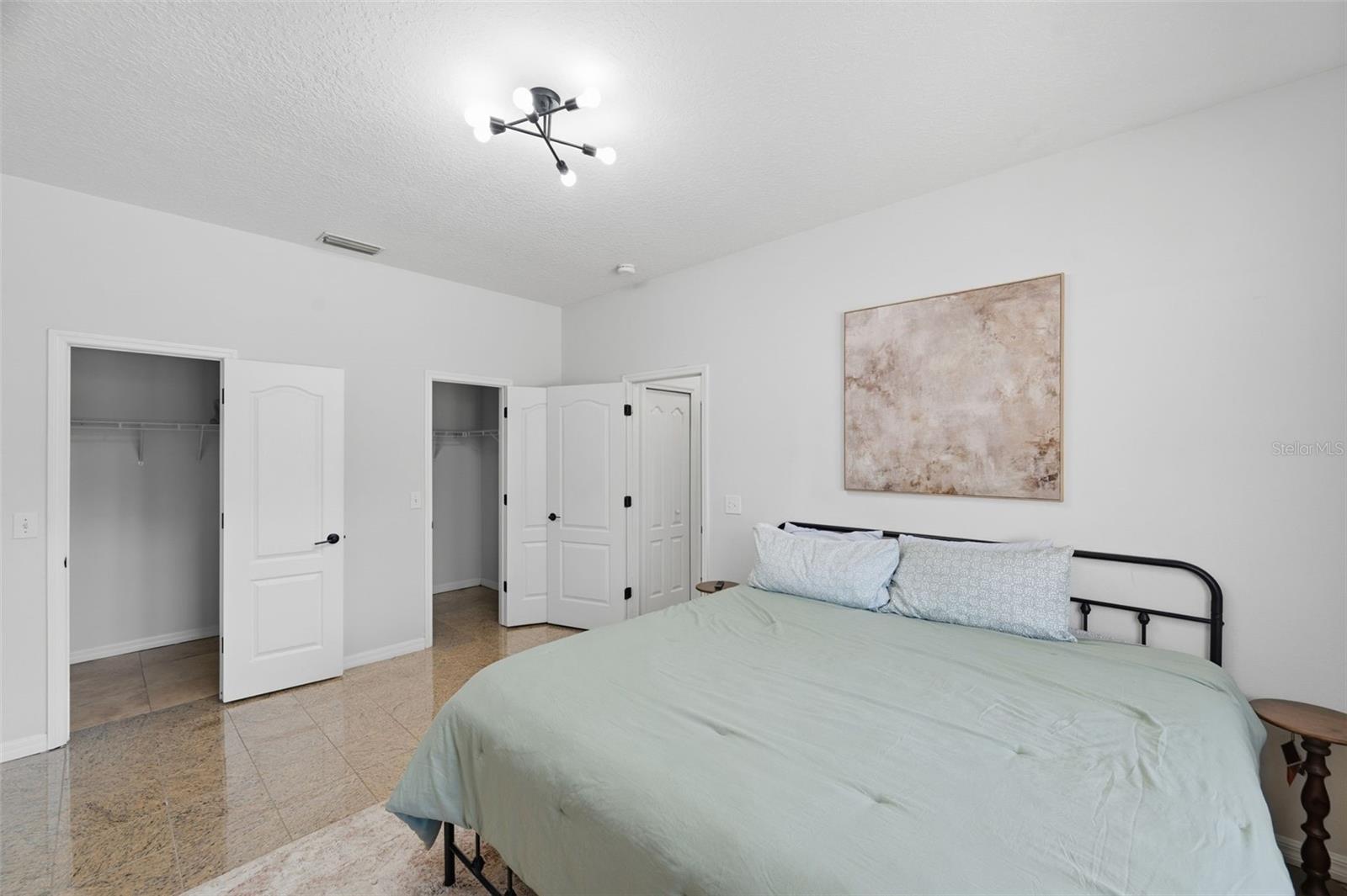 1542 MCCREA DR — photo 37