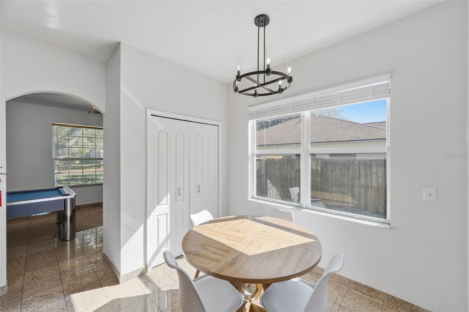 1542 MCCREA DR — photo 16