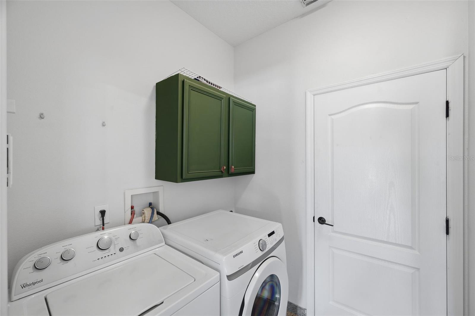 1542 MCCREA DR — photo 39