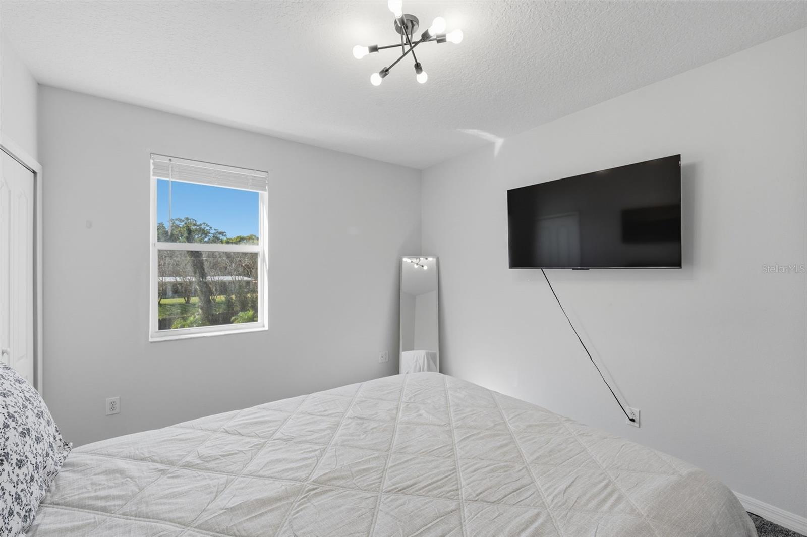 1542 MCCREA DR — photo 60