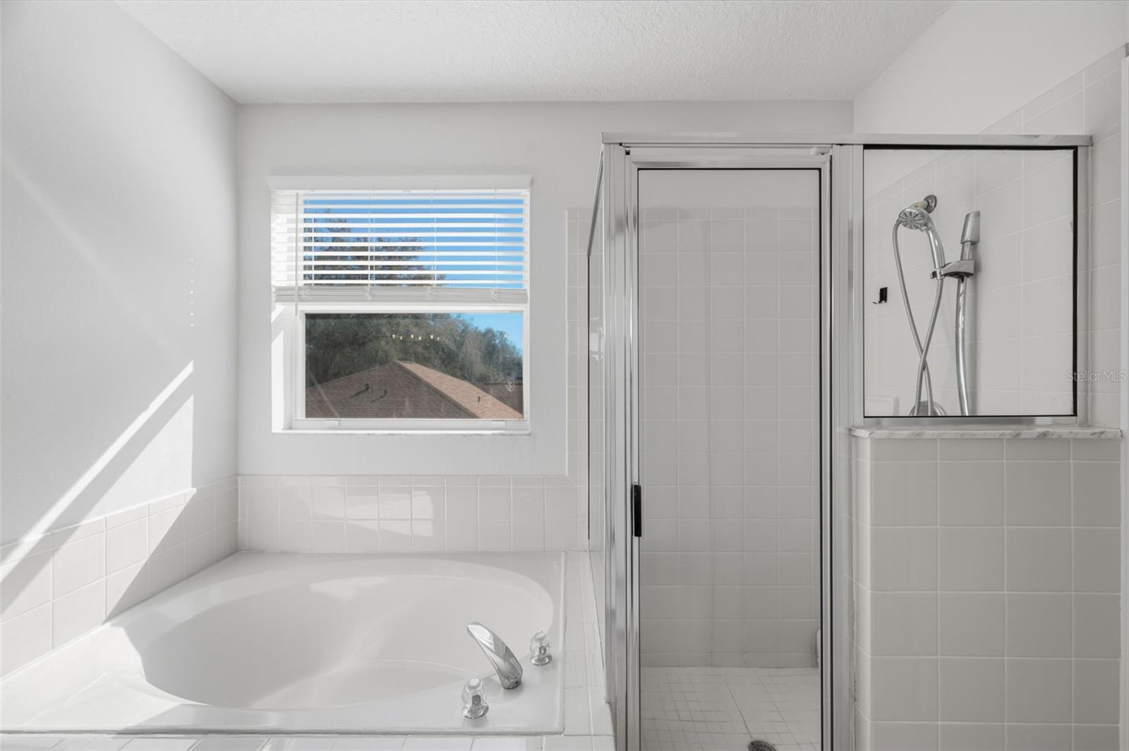 1542 MCCREA DR — photo 73