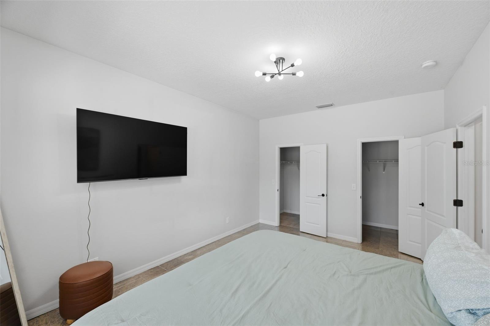 1542 MCCREA DR — photo 38