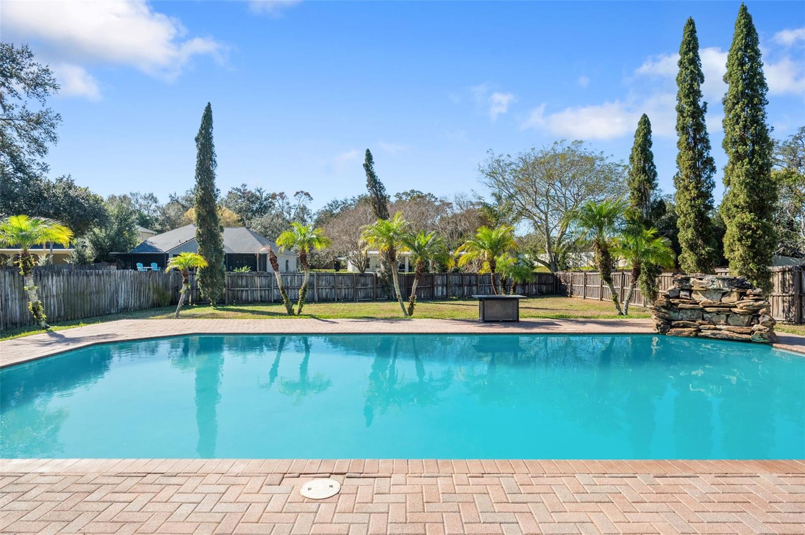 1542 MCCREA DR — photo 88