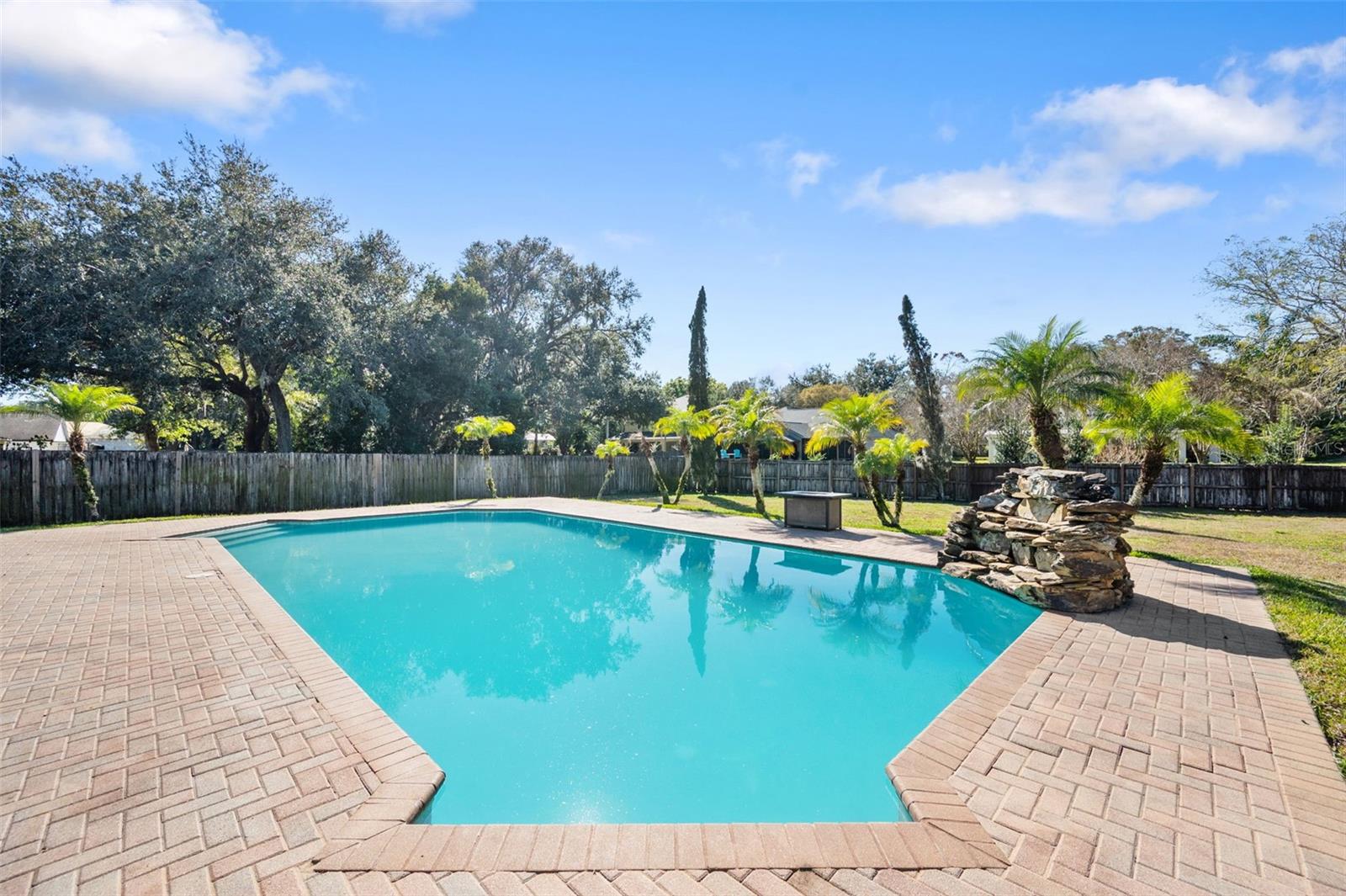 1542 MCCREA DR — photo 84