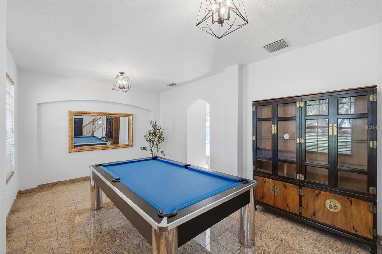 1542 MCCREA DR — photo 13