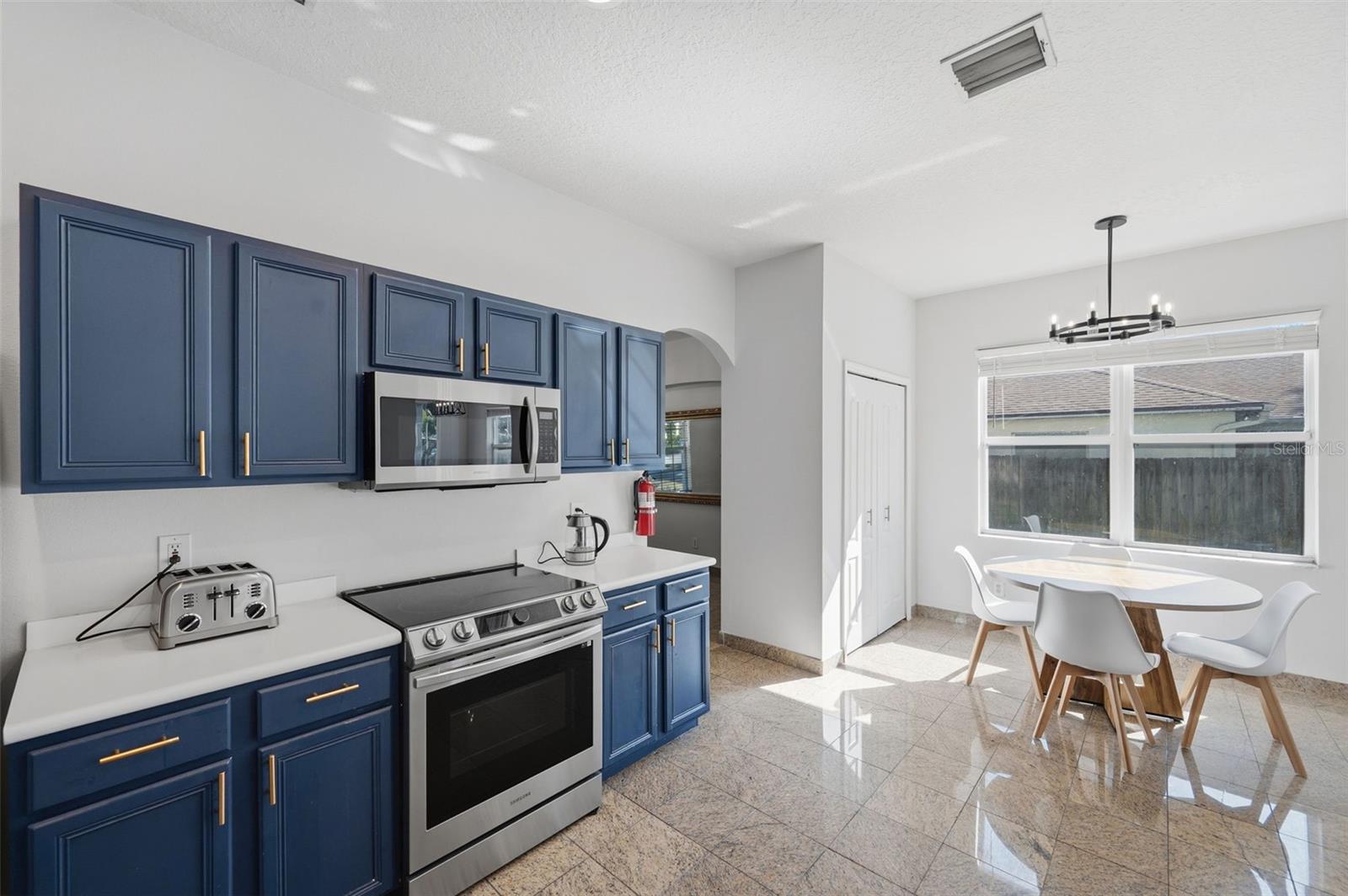 1542 MCCREA DR — photo 22