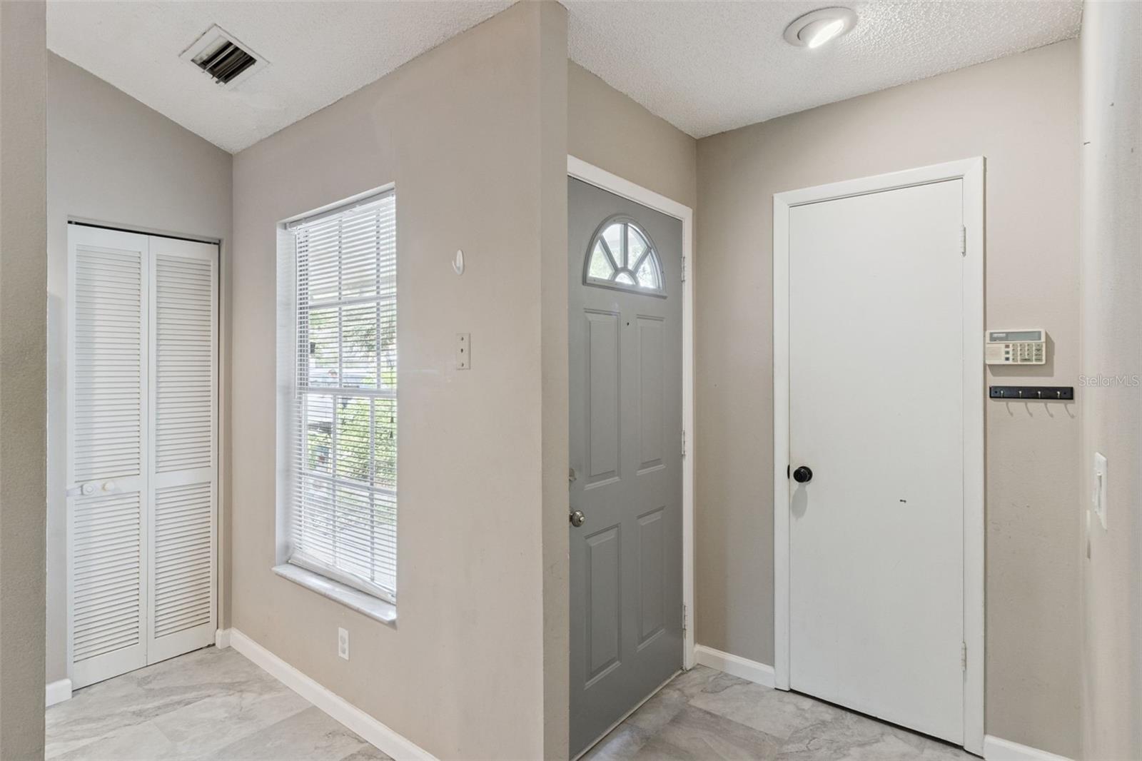 3244 LAUREL DALE DR — photo 3