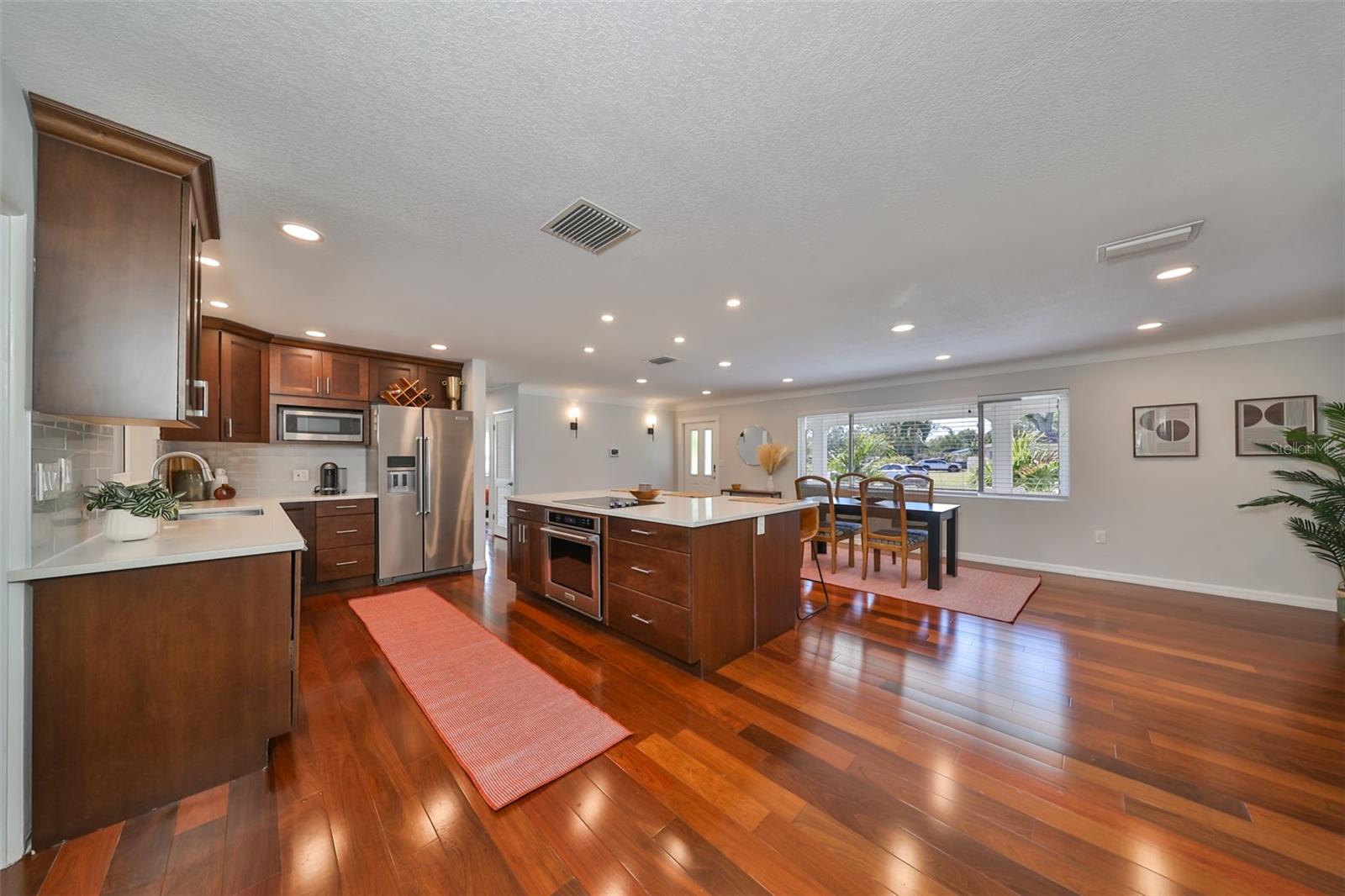 6101 37TH AVE N — photo 10