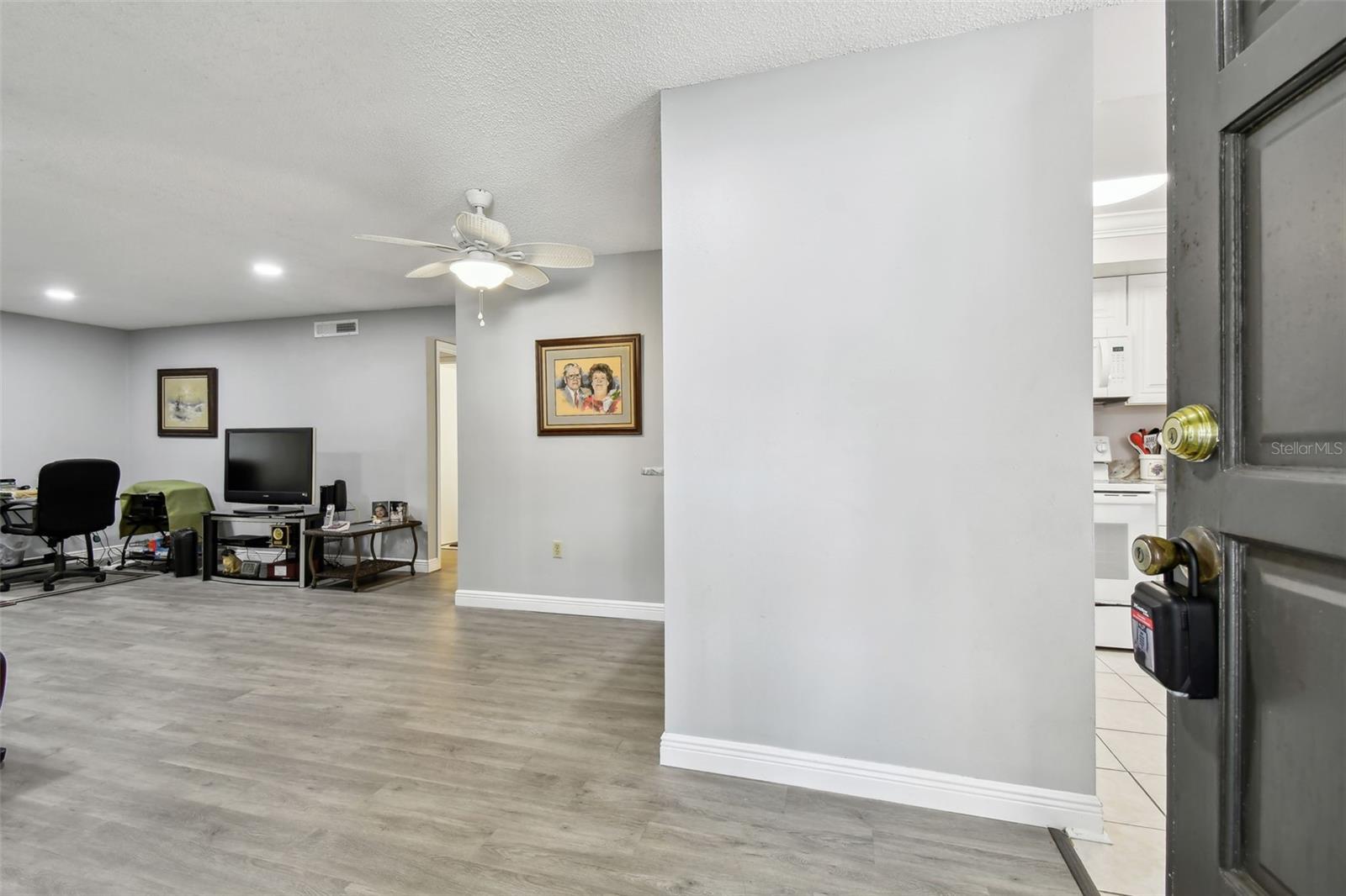 2650 COUNTRYSIDE BLVD #C309 — photo 4