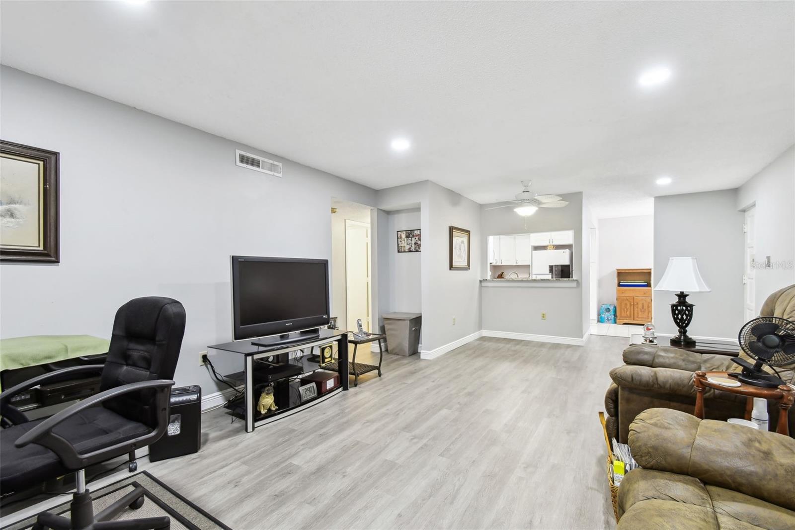 2650 COUNTRYSIDE BLVD #C309 — photo 10