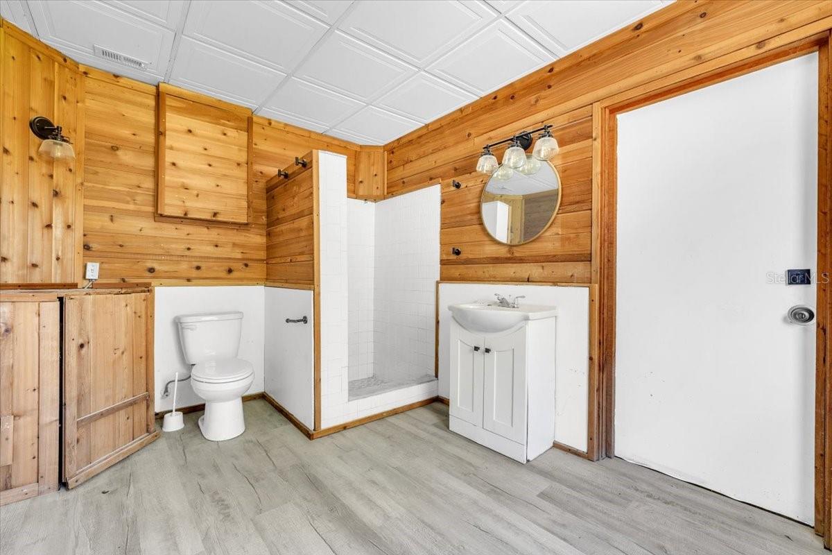 807 LUCILLE AVE — photo 19