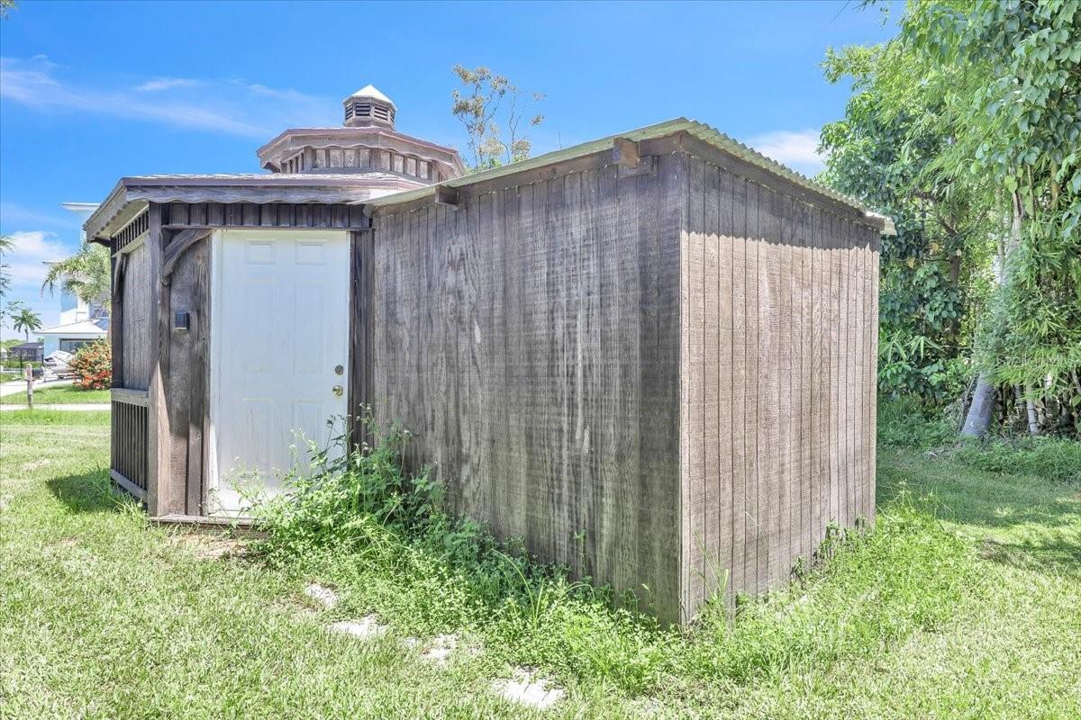 807 LUCILLE AVE — photo 45
