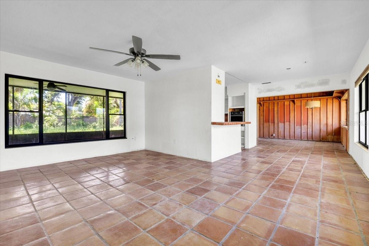 807 LUCILLE AVE — photo 5