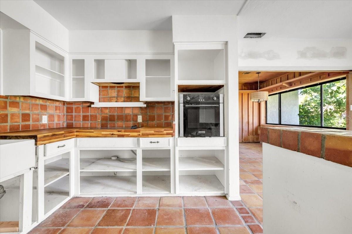 807 LUCILLE AVE — photo 12