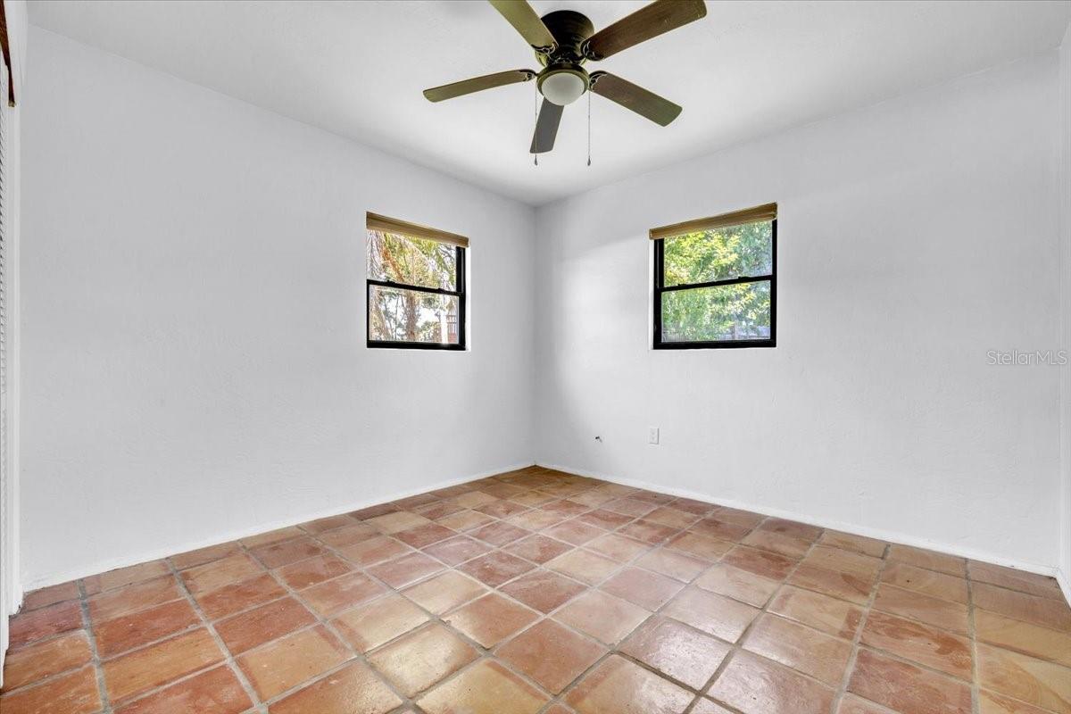 807 LUCILLE AVE — photo 25