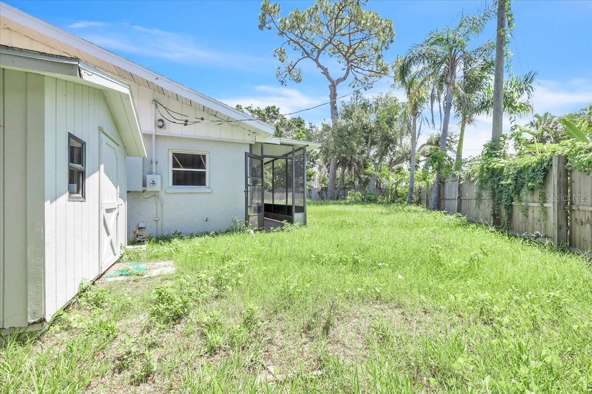 807 LUCILLE AVE — photo 31