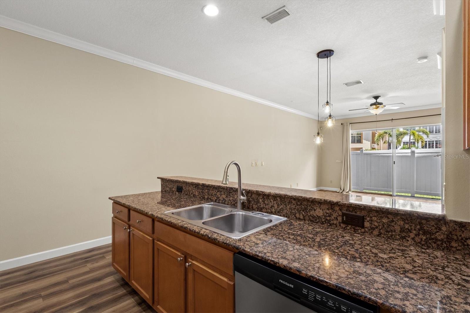 212 S DAKOTA AVE #E — photo 13