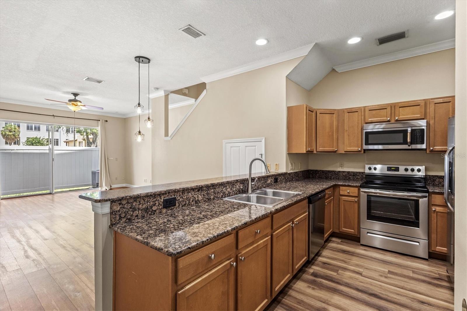 212 S DAKOTA AVE #E — photo 9
