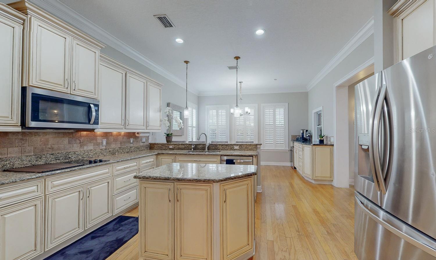 116 S HESPERIDES ST — photo 11