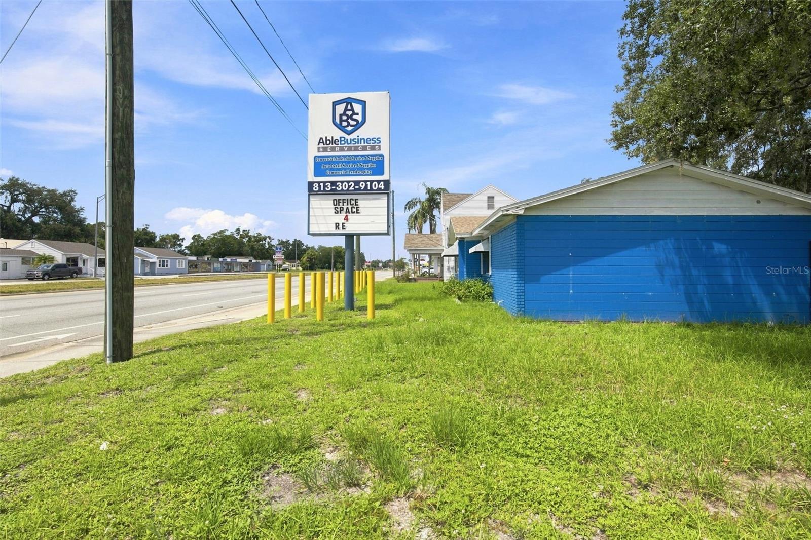 901 W HILLSBOROUGH AVE — photo 40