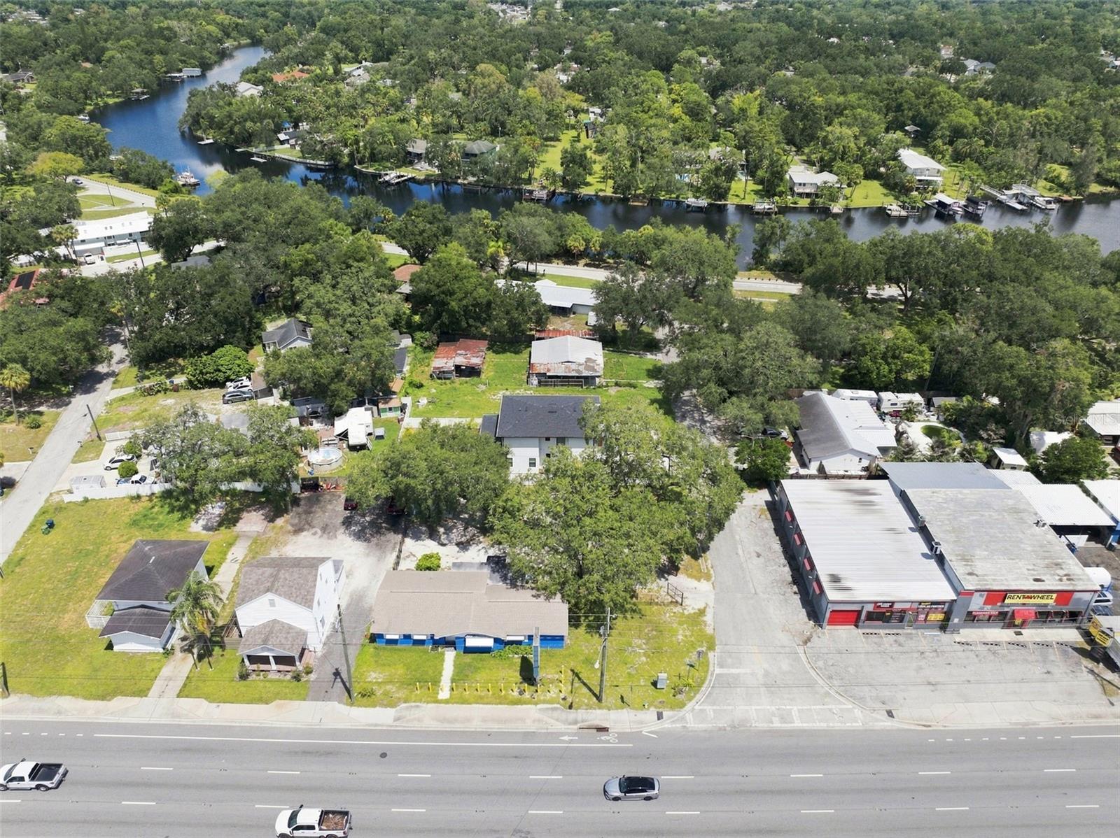 901 W HILLSBOROUGH AVE — photo 7