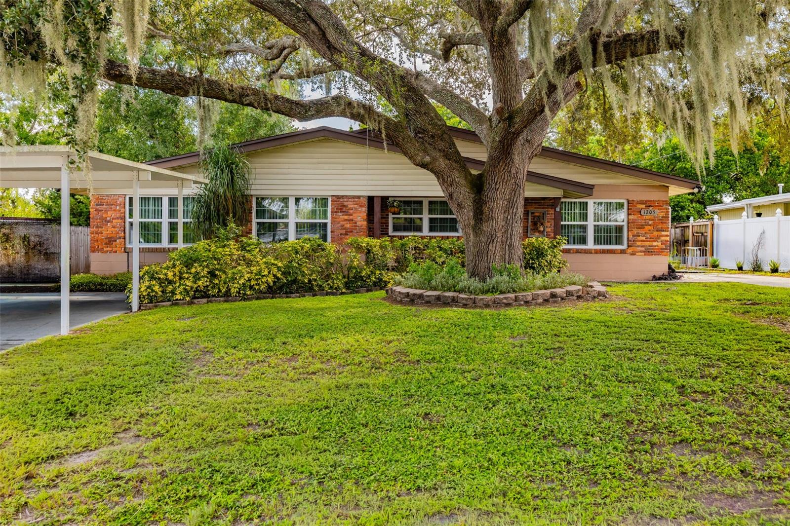 1205 W CAMELLIA DR — photo 2