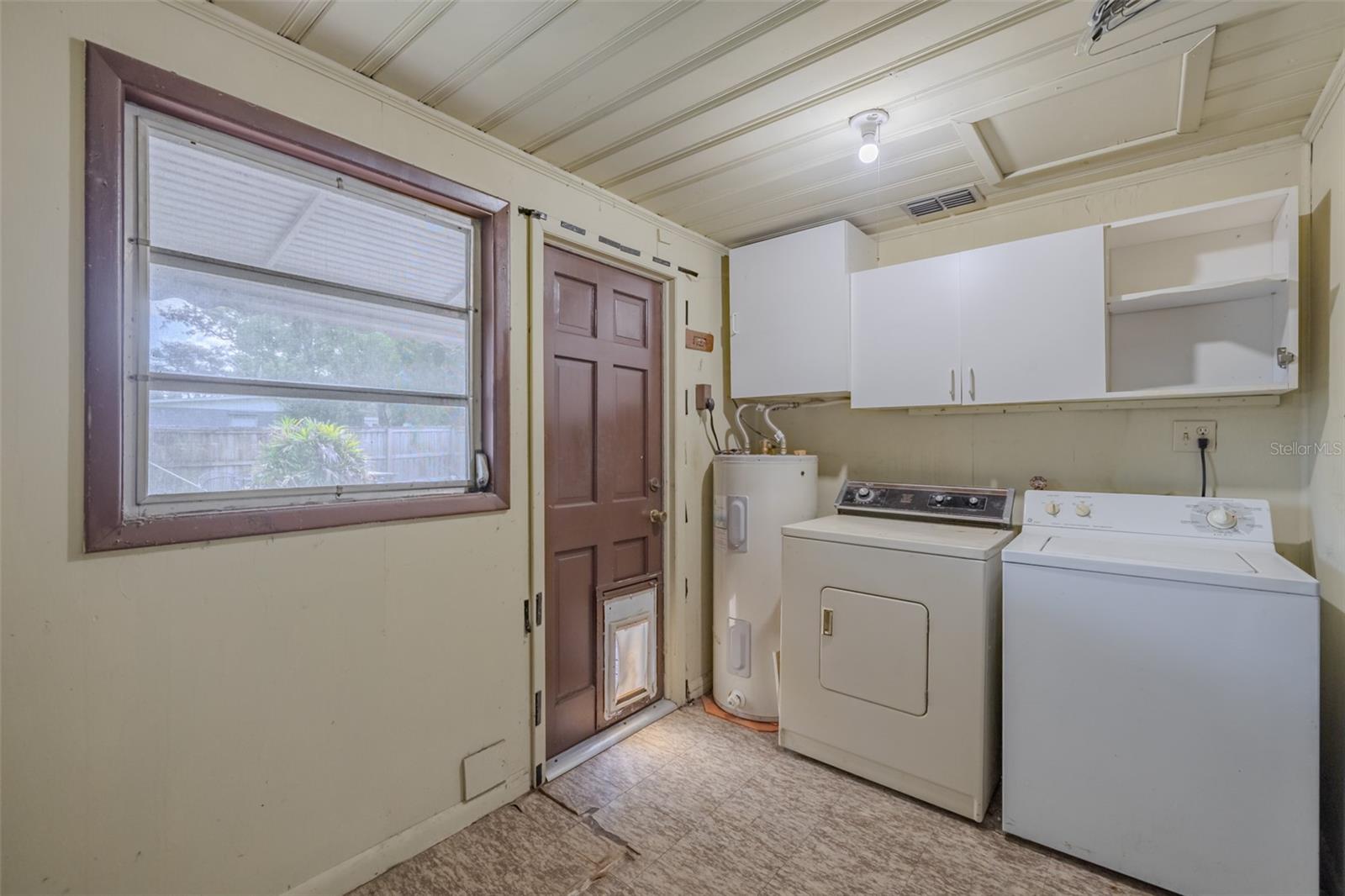 1205 W CAMELLIA DR — photo 18
