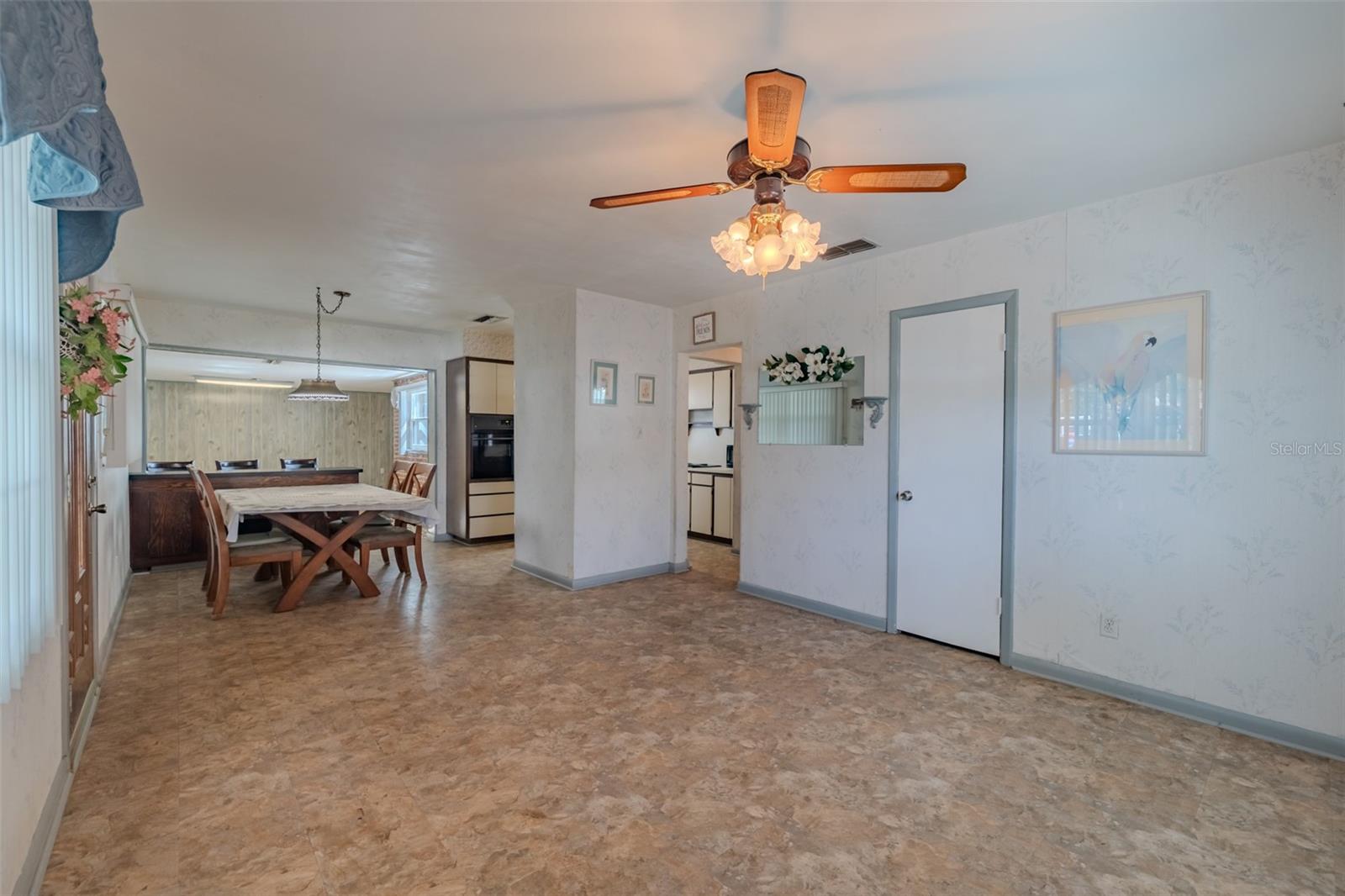 1205 W CAMELLIA DR — photo 11