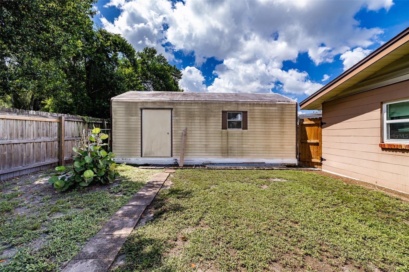 1205 W CAMELLIA DR — photo 23