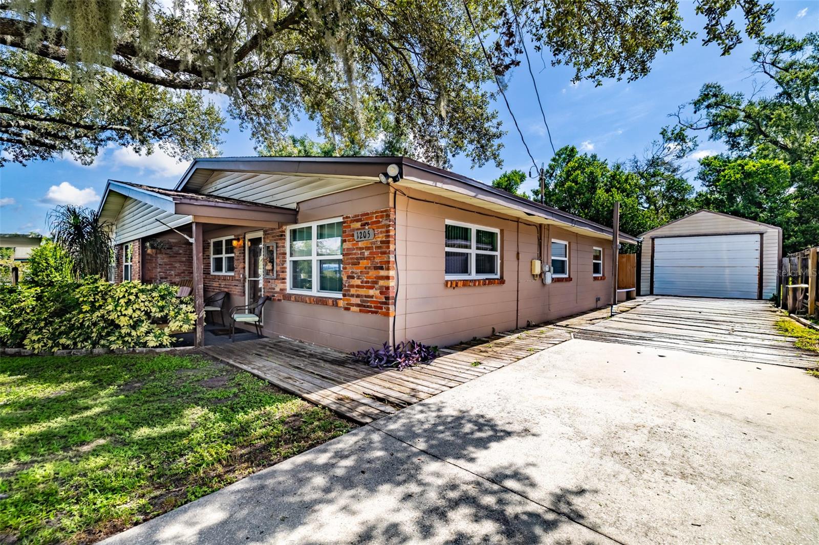 1205 W CAMELLIA DR — photo 6