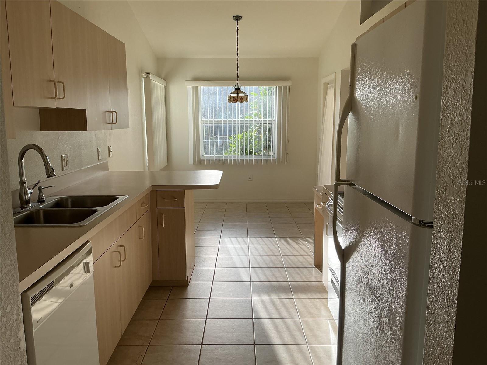 2700 S BISCAYNE DR — photo 4