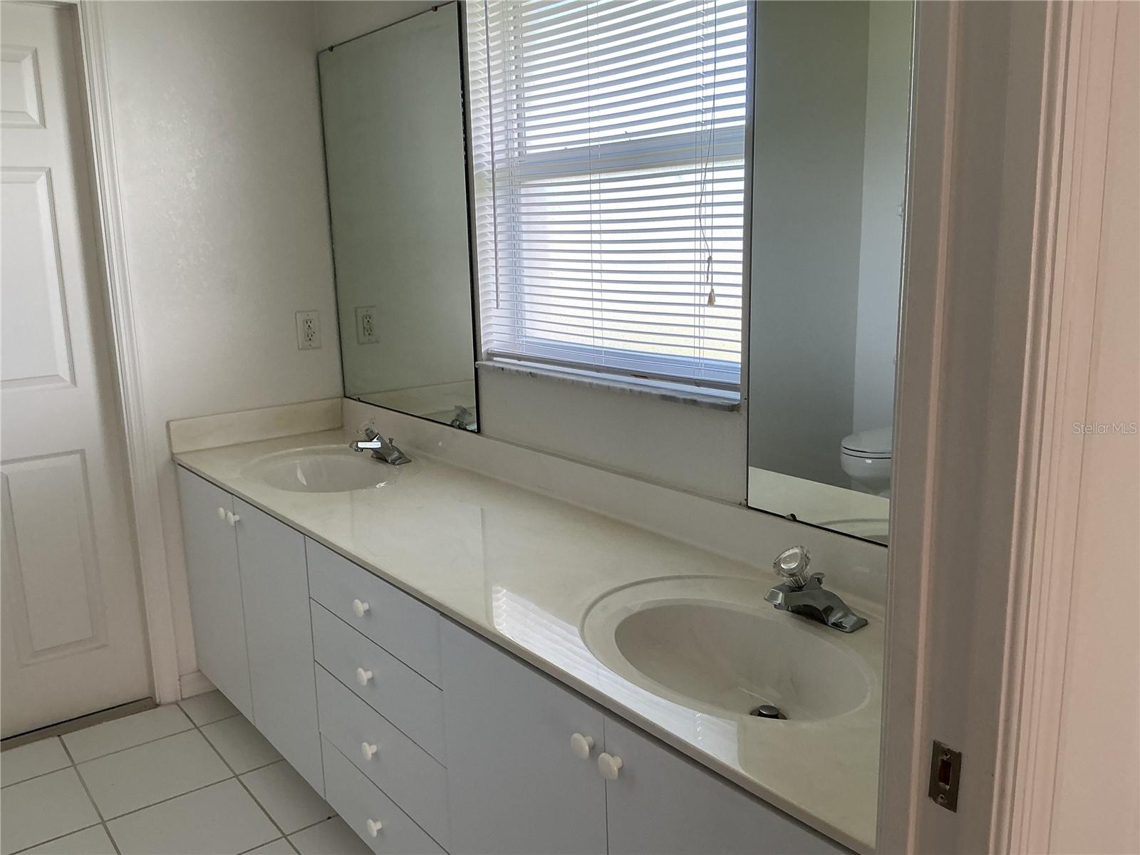 2700 S BISCAYNE DR — photo 10