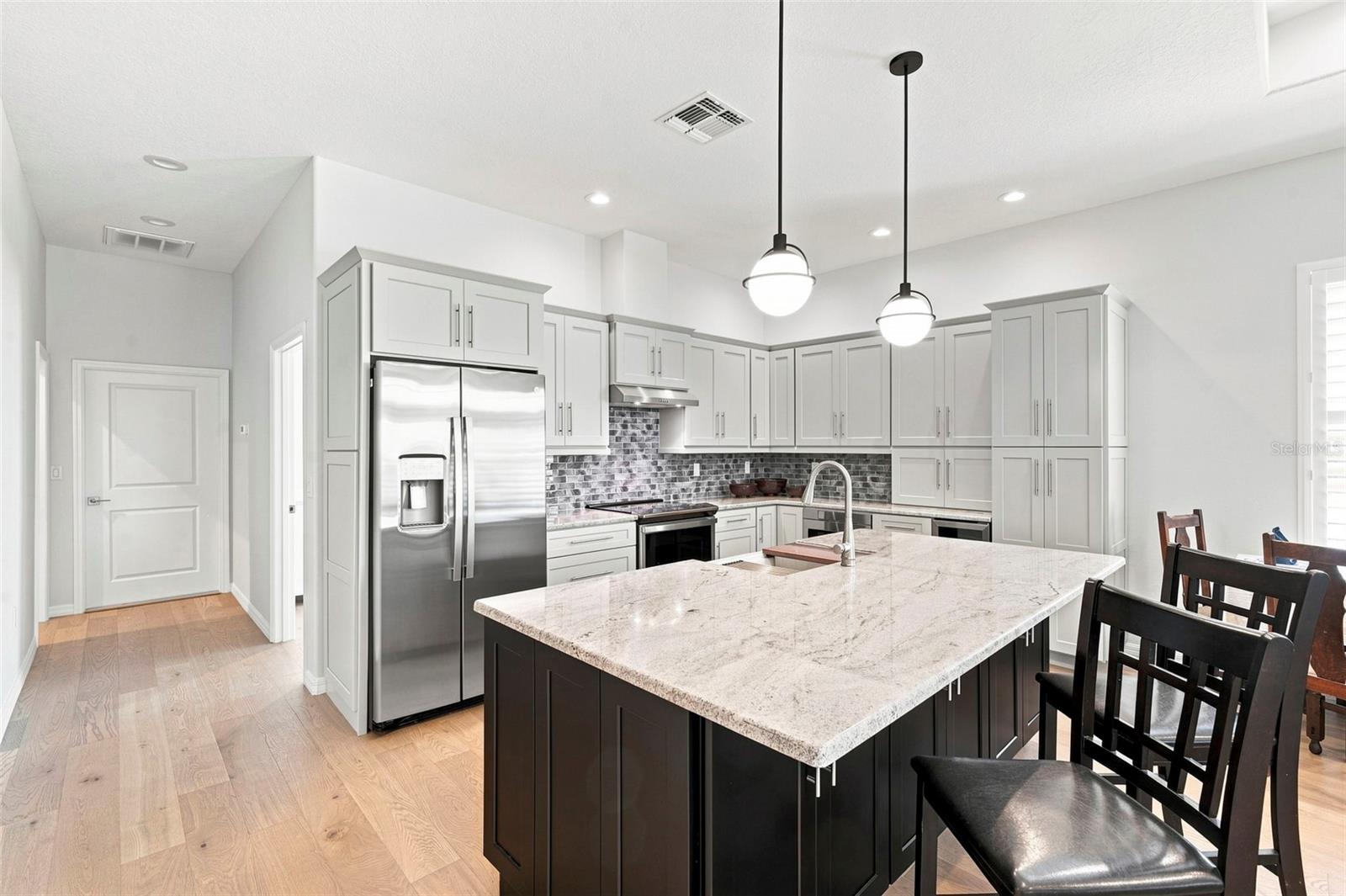 502 BELTREES ST — photo 11