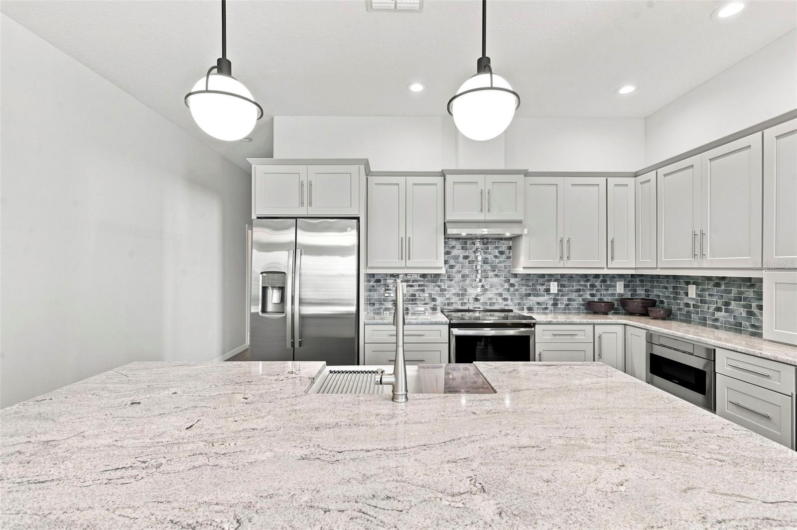 502 BELTREES ST — photo 16