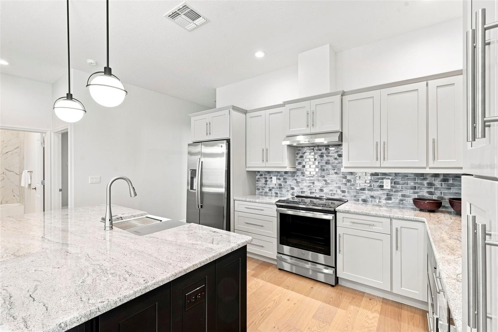 502 BELTREES ST — photo 19