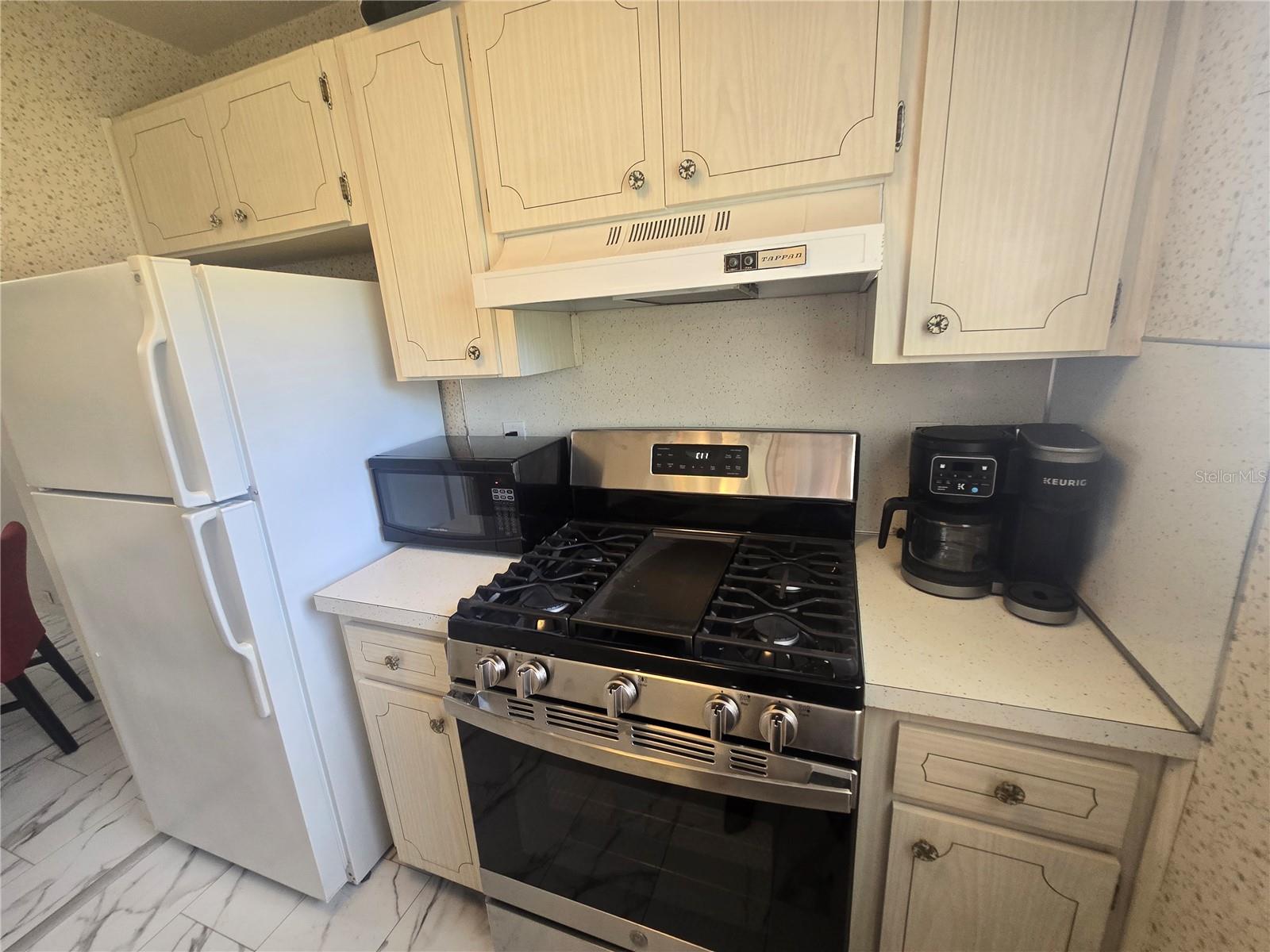 5750 80TH ST N #B206 — photo 32