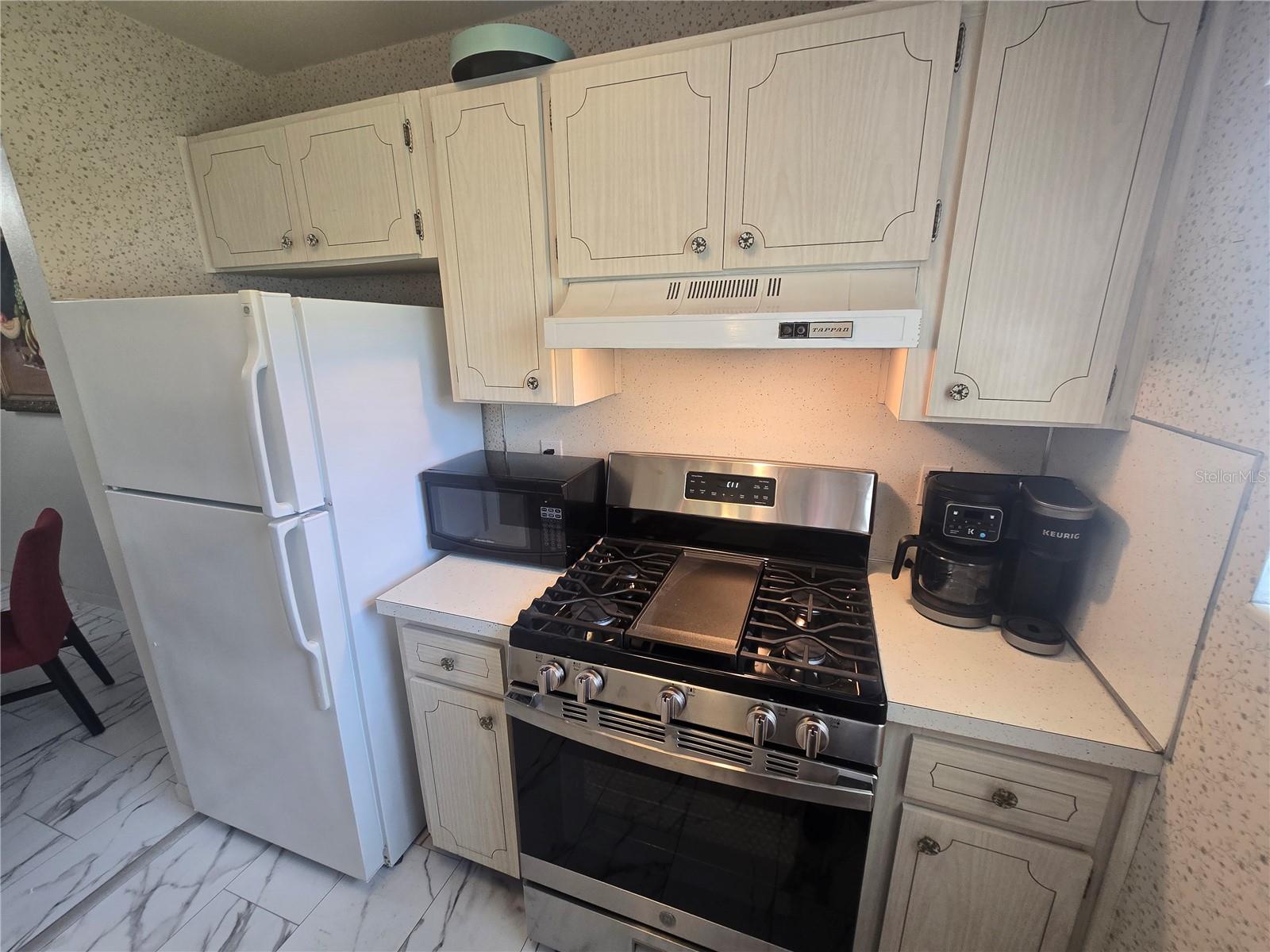5750 80TH ST N #B206 — photo 33