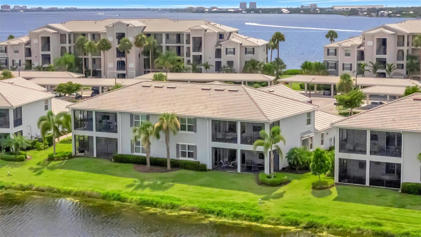 947 TIDEWATER SHORES LOOP — photo 3