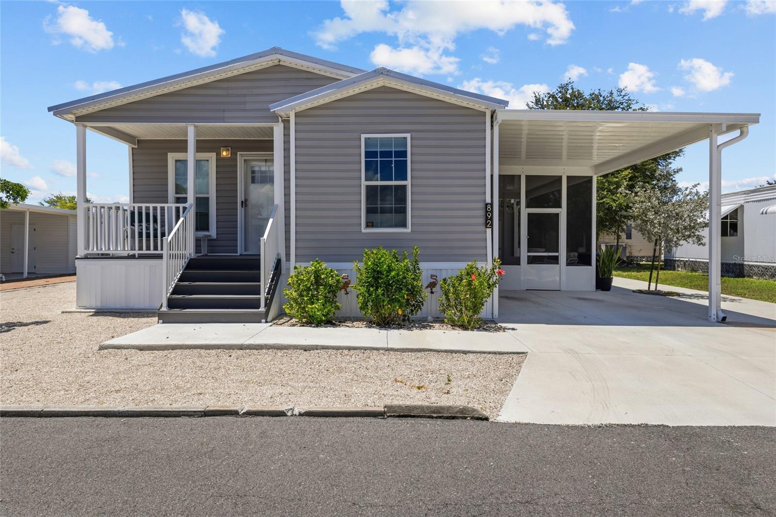 892 GRADO DR — photo 2