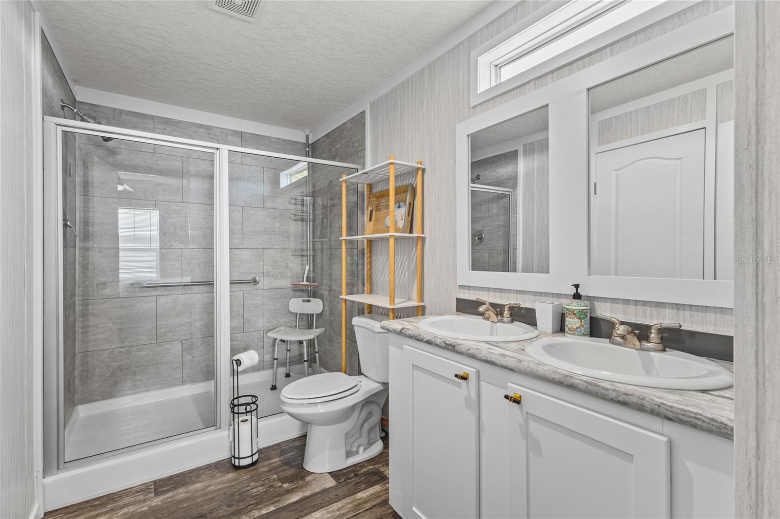 892 GRADO DR — photo 16
