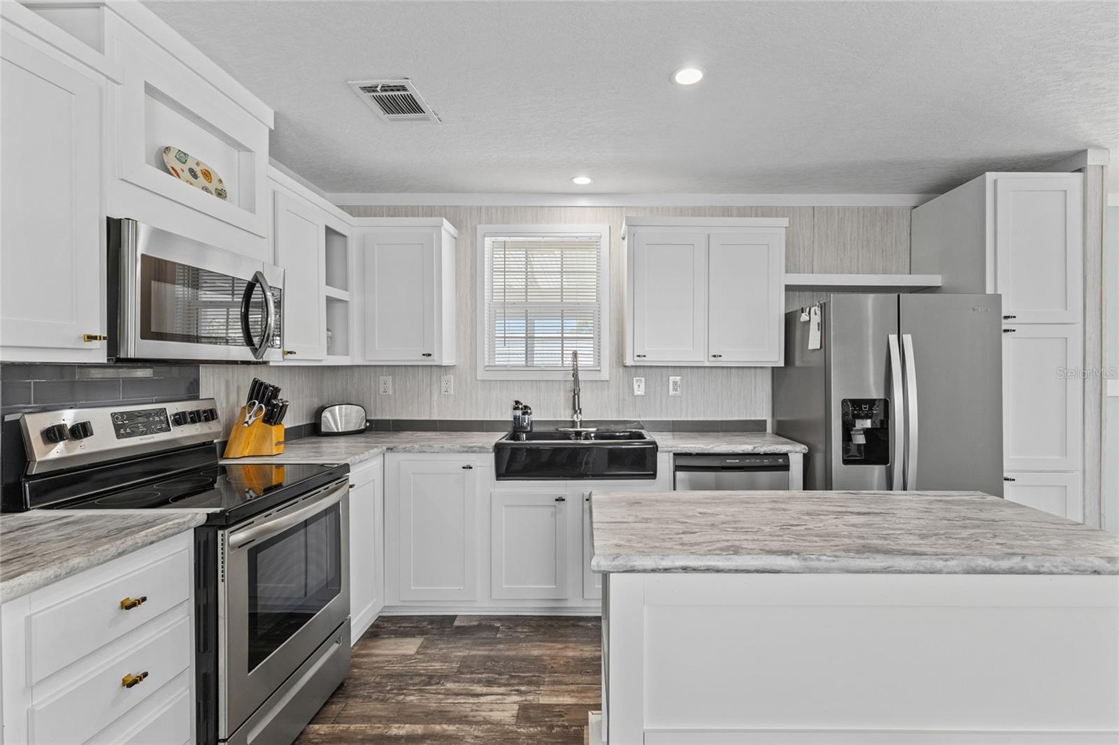 892 GRADO DR — photo 9