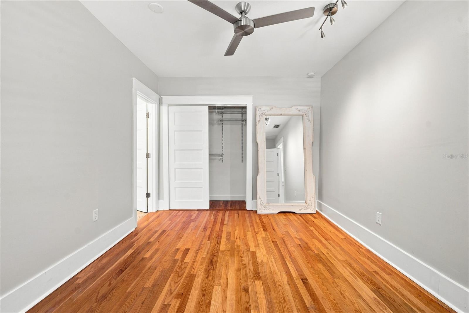 719 S BUNGALOW TER — photo 24
