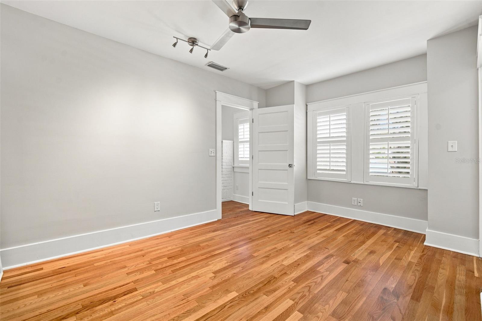 719 S BUNGALOW TER — photo 27