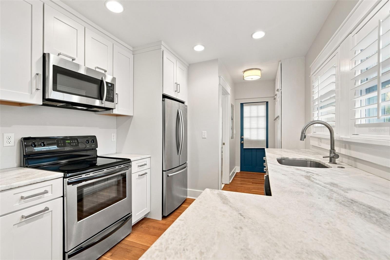 719 S BUNGALOW TER — photo 16
