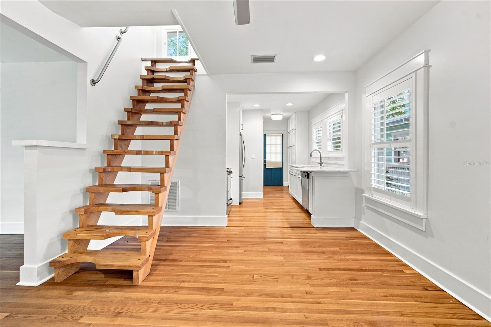 719 S BUNGALOW TER — photo 31