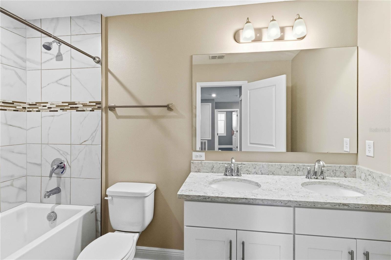 10007 DOLPHIN GULL CIR — photo 23