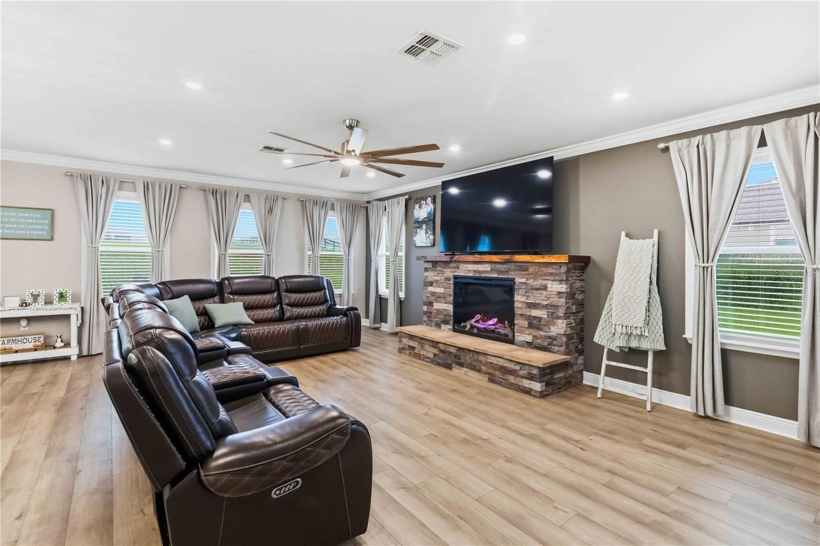 10007 DOLPHIN GULL CIR — photo 3