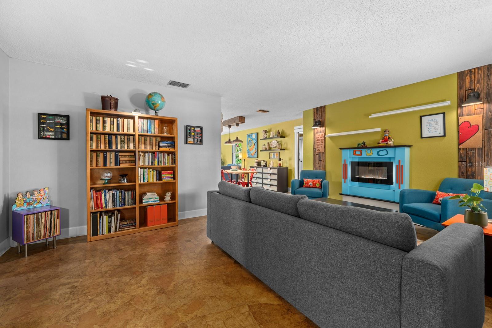 2159 BARCELONA WAY S — photo 8