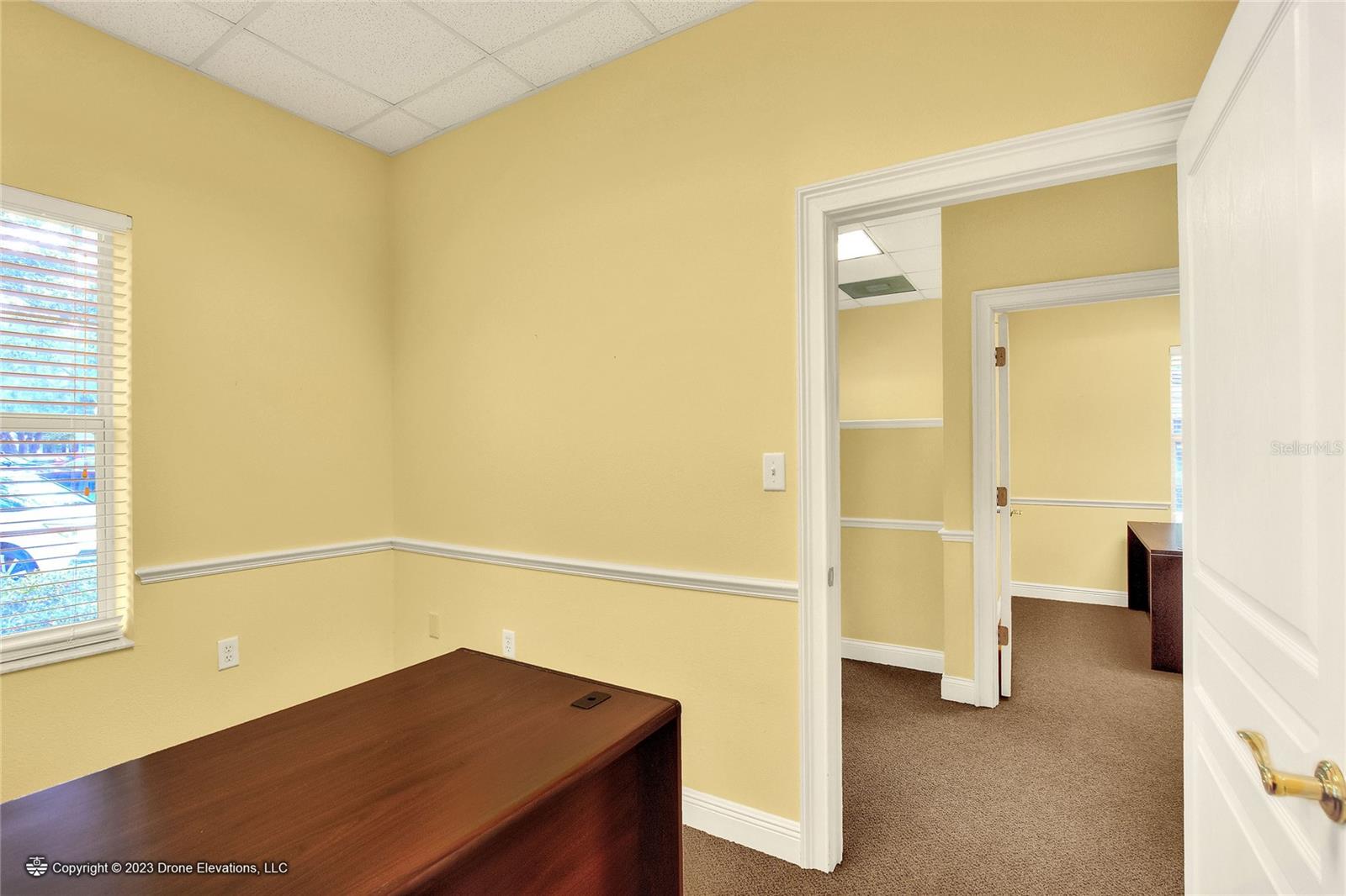 657 W LUMSDEN RD — photo 4